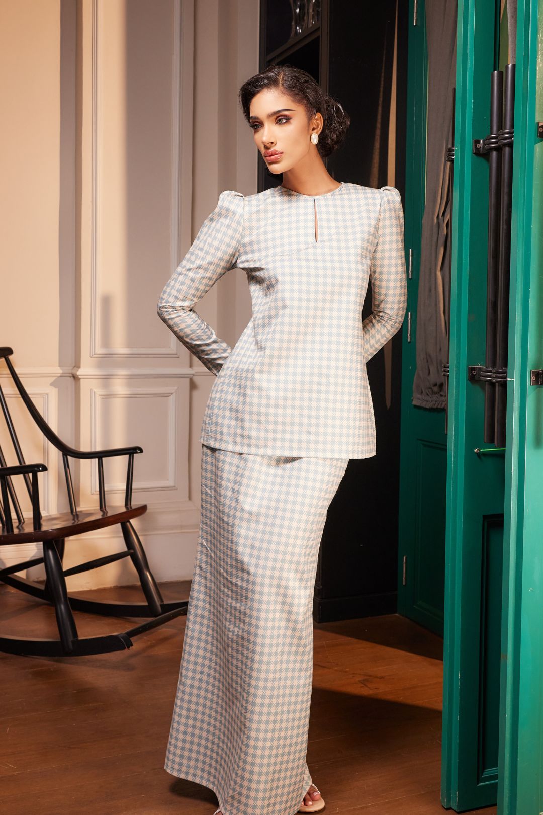 Melur Kurung - Sleek Modern Fit