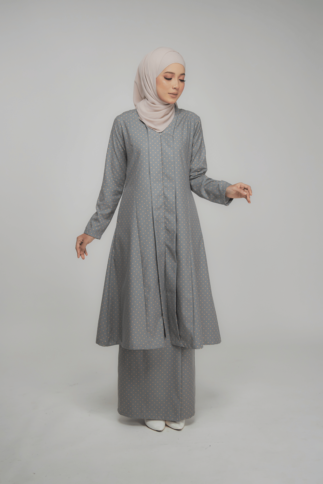 Kalsom Kebaya – Modest & Timeless