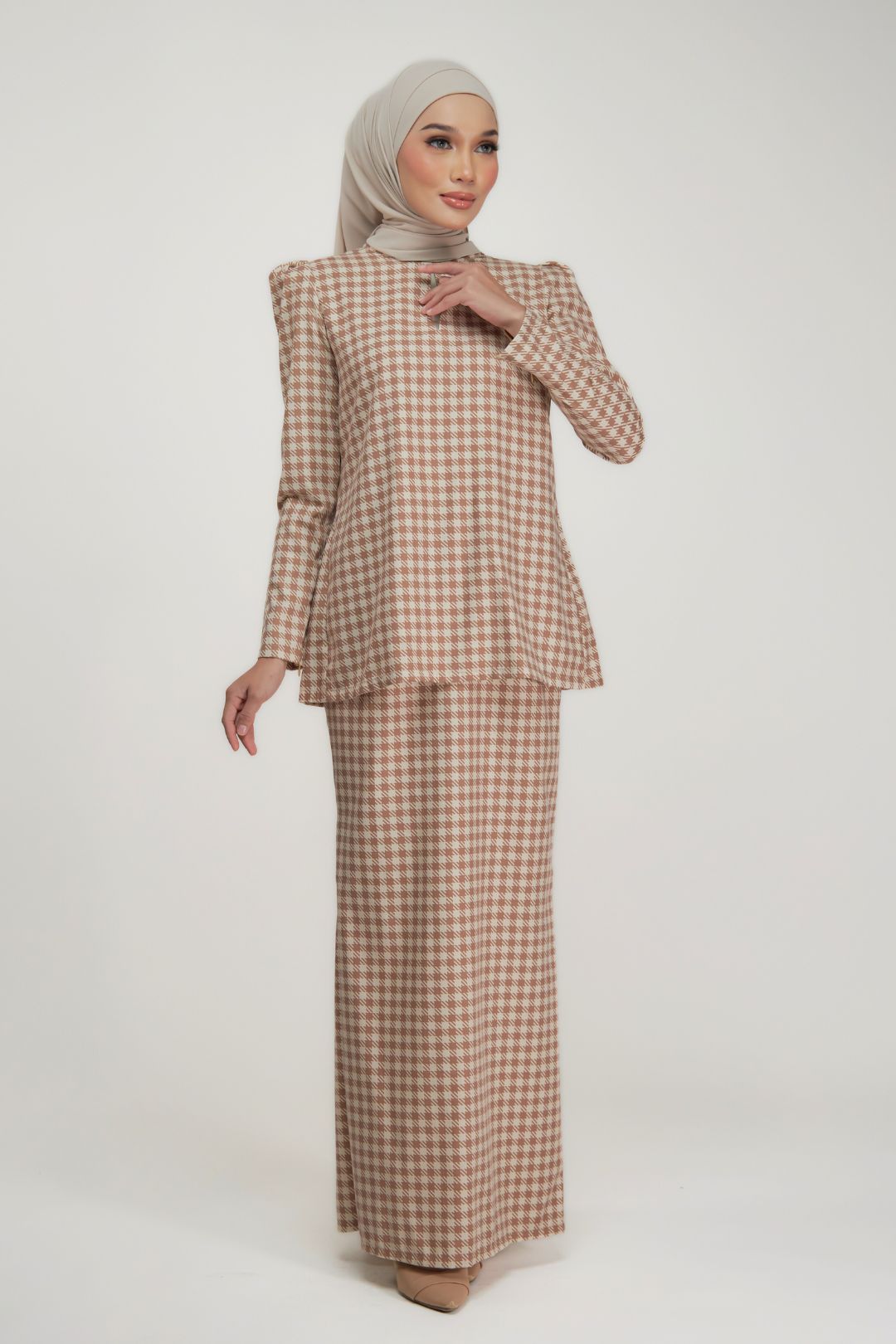 Melur Kurung - Sleek Modern Fit