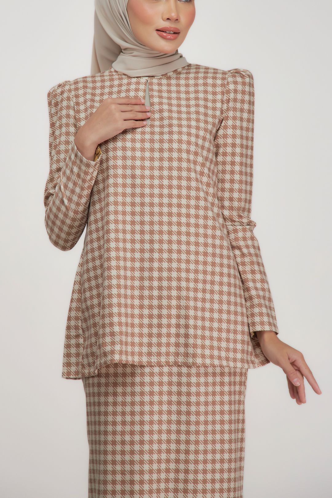 Melur Kurung - Sleek Modern Fit
