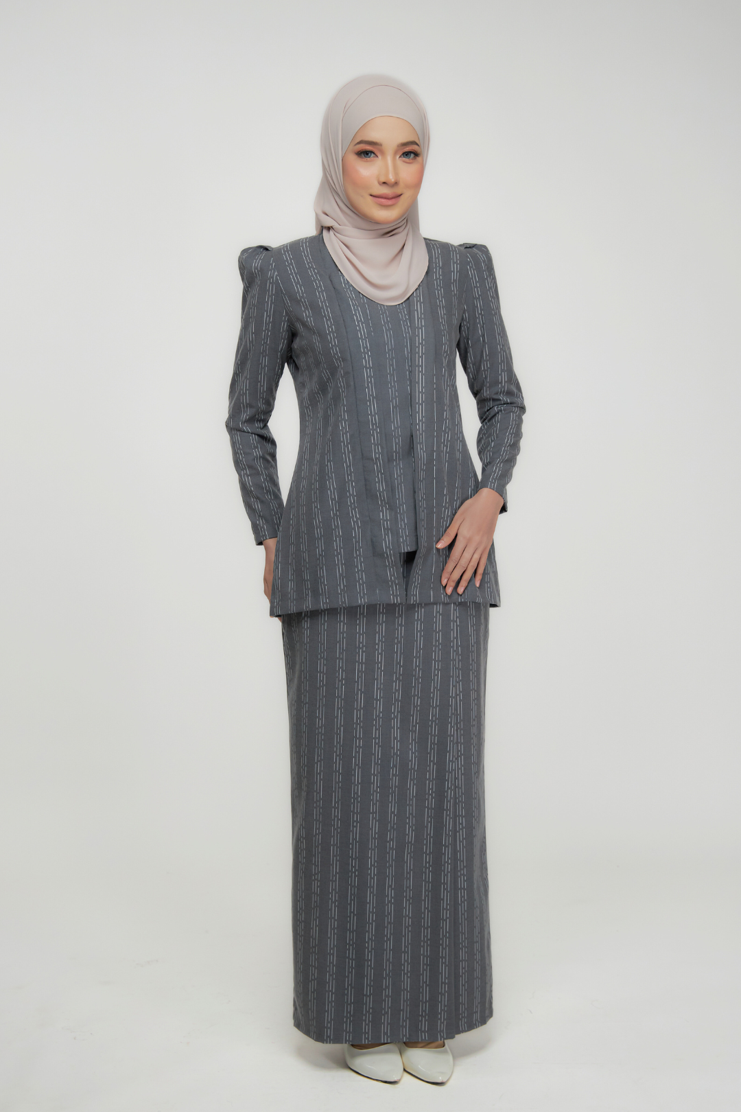 Iris Kebaya – Classic & Elegant Kebaya