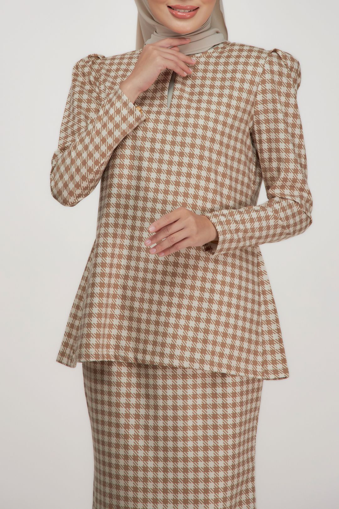 Melur Kurung - Sleek Modern Fit
