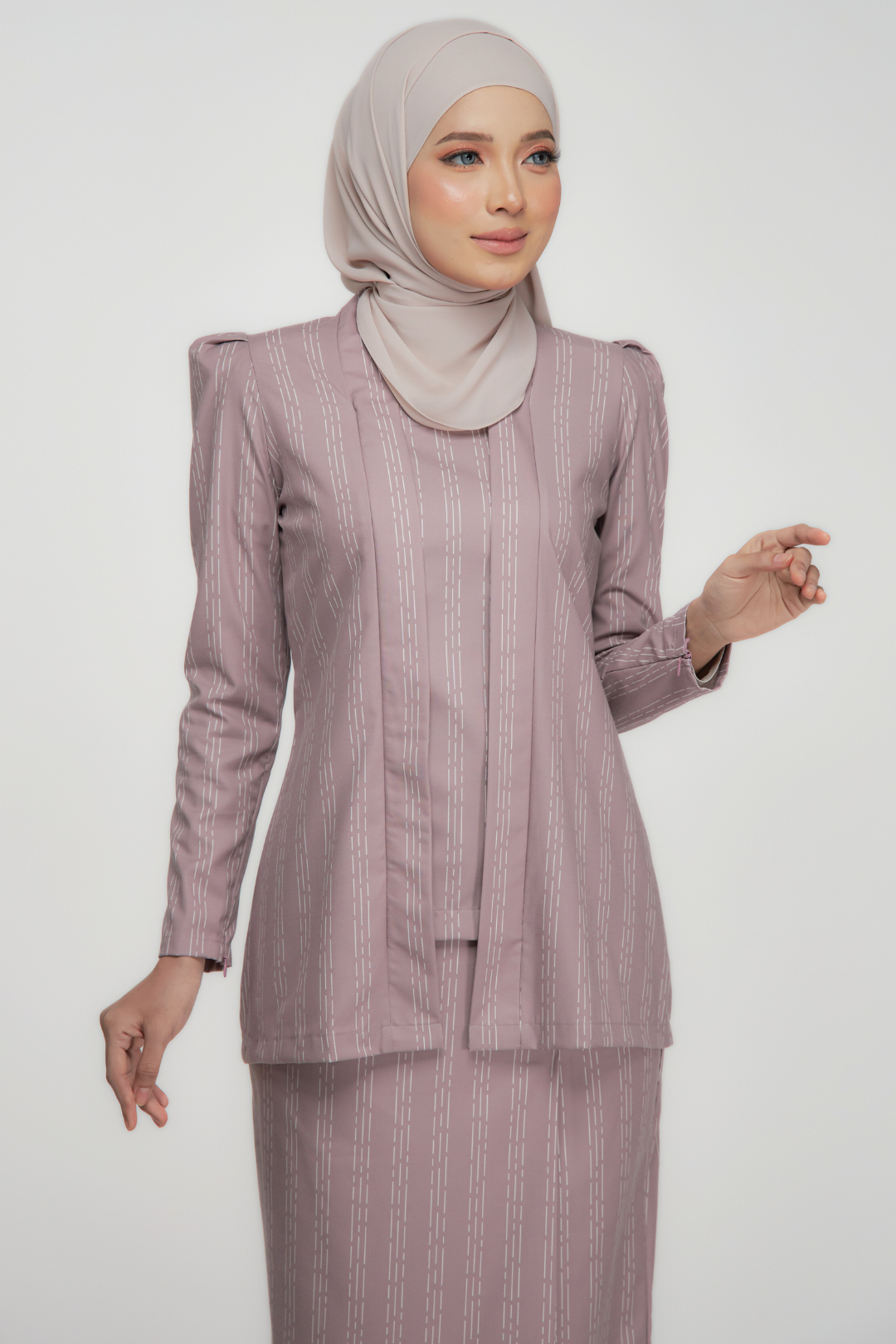 Iris Kebaya – Classic & Elegant Kebaya