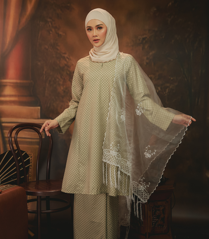 Embun Kurung Riau