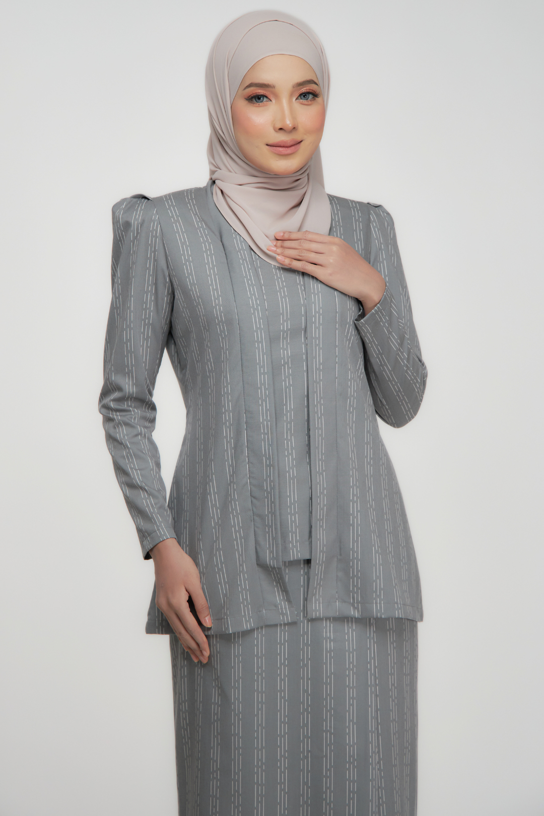 Iris Kebaya – Classic & Elegant Kebaya