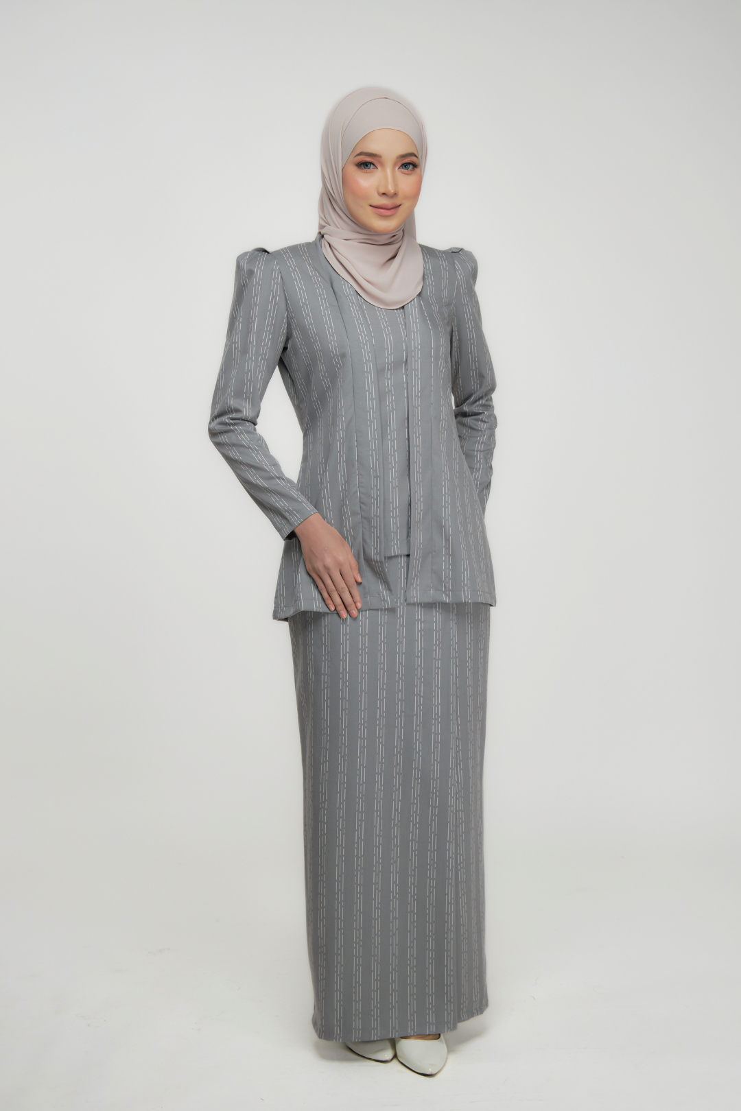 Iris Kebaya – Classic & Elegant Kebaya