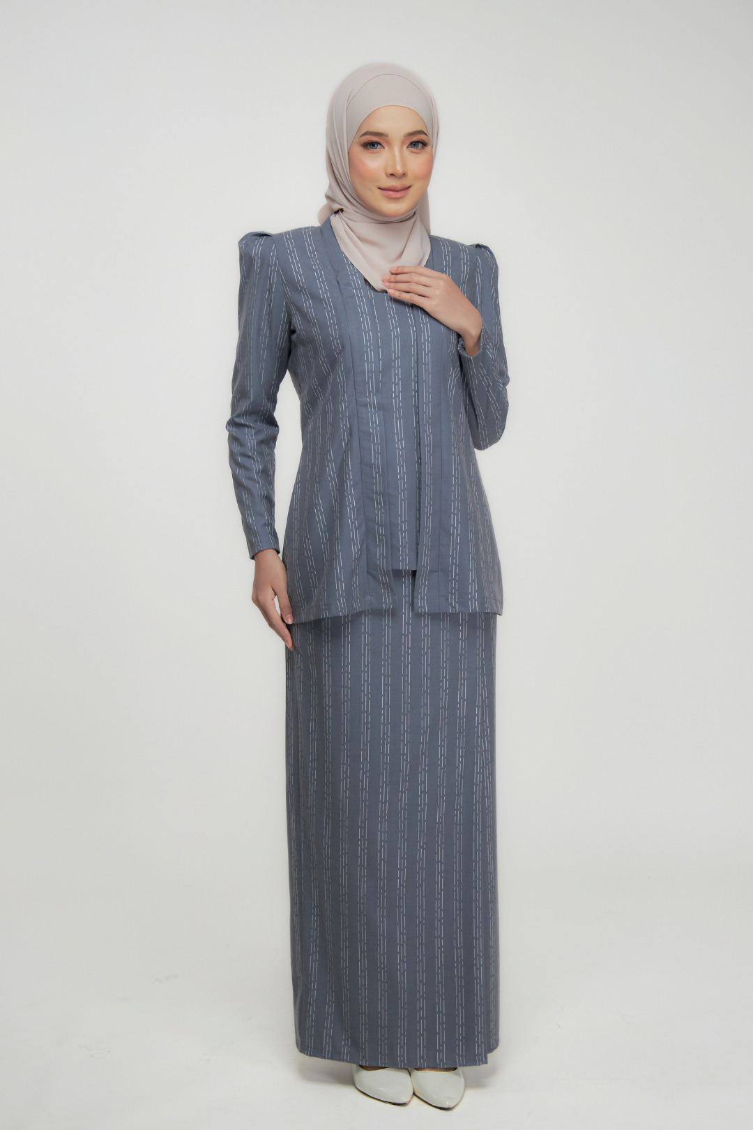 Iris Kebaya – Classic & Elegant Kebaya