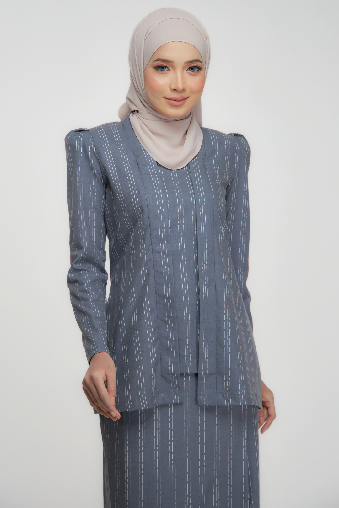 Iris Kebaya – Classic & Elegant Kebaya