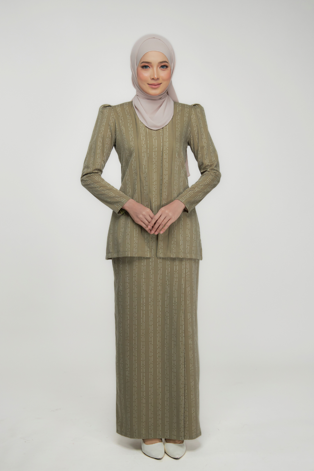Iris Kebaya – Classic & Elegant Kebaya