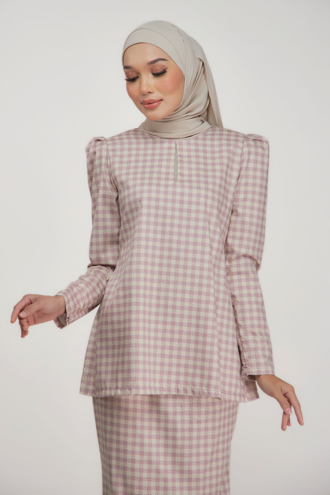 Melur Kurung - Sleek Modern Fit
