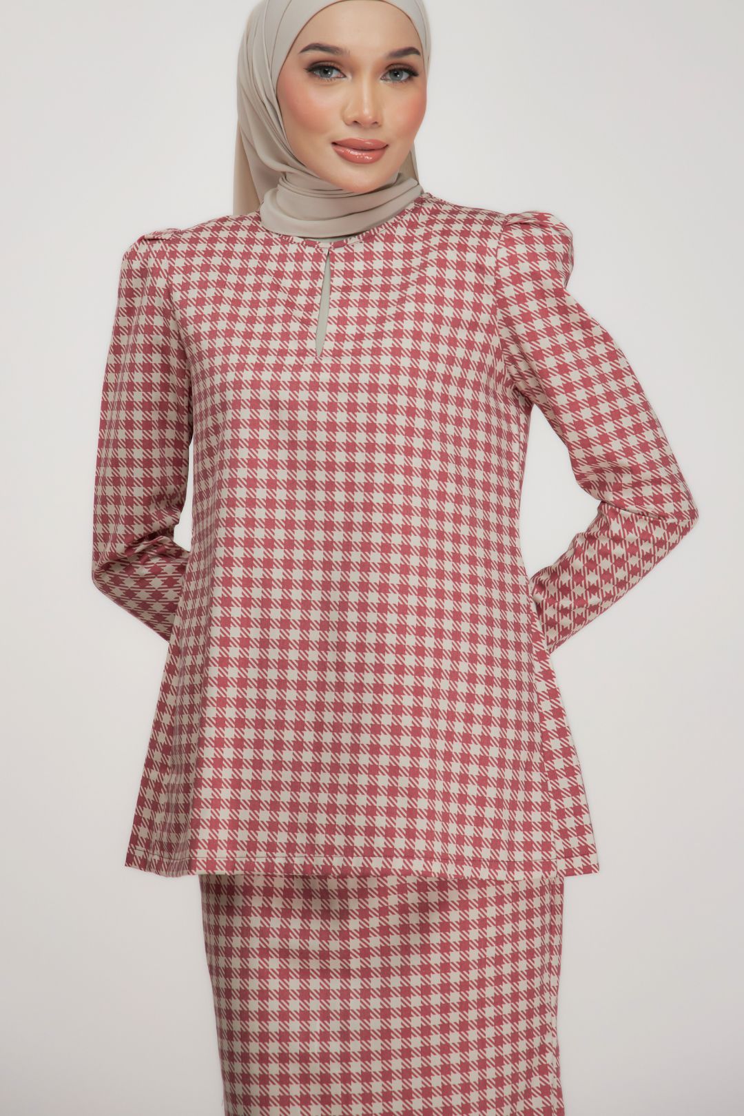 Melur Kurung - Sleek Modern Fit