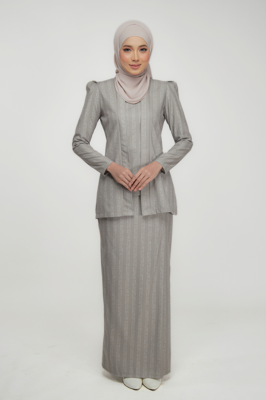 Iris Kebaya – Classic & Elegant Kebaya