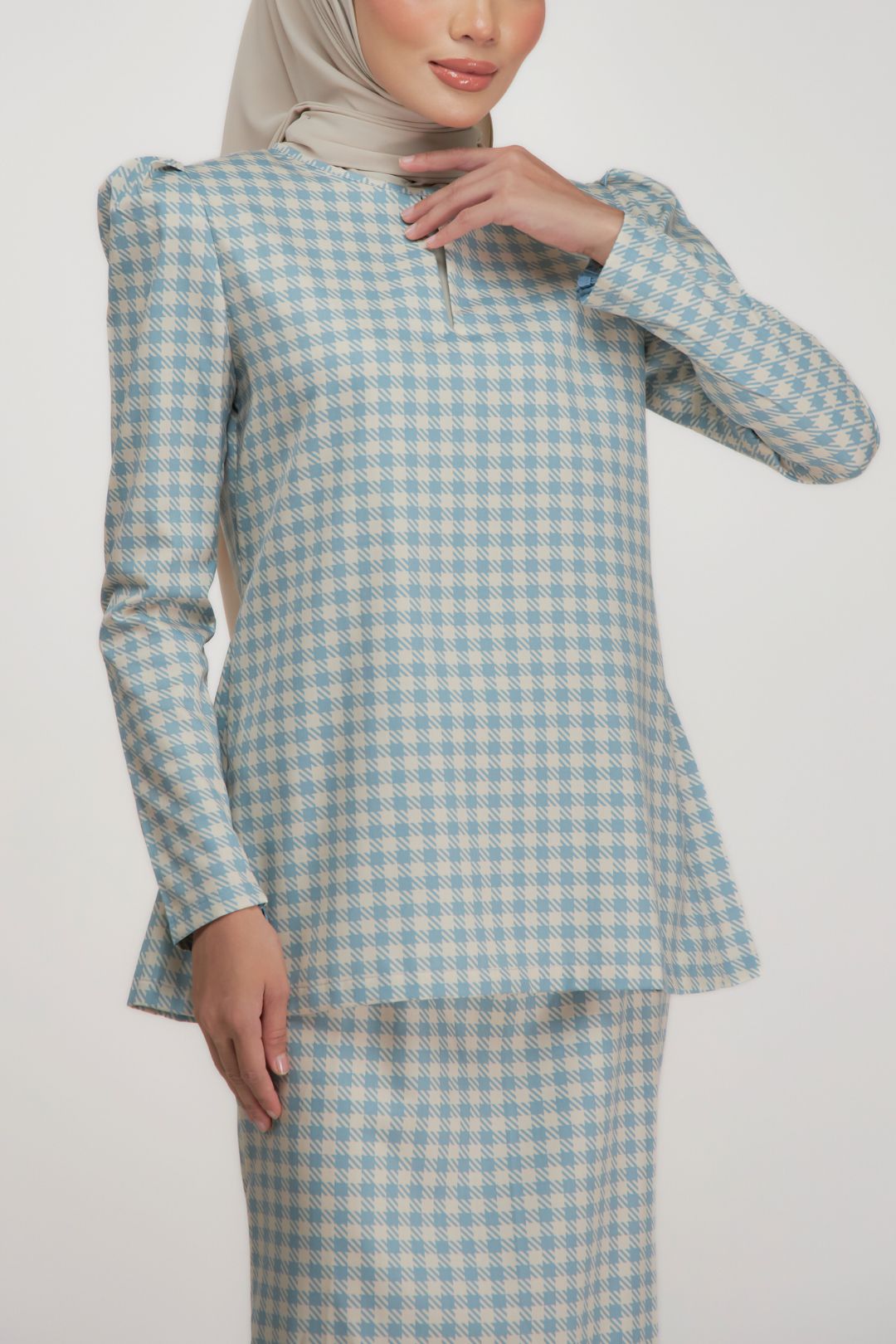 Melur Kurung - Sleek Modern Fit