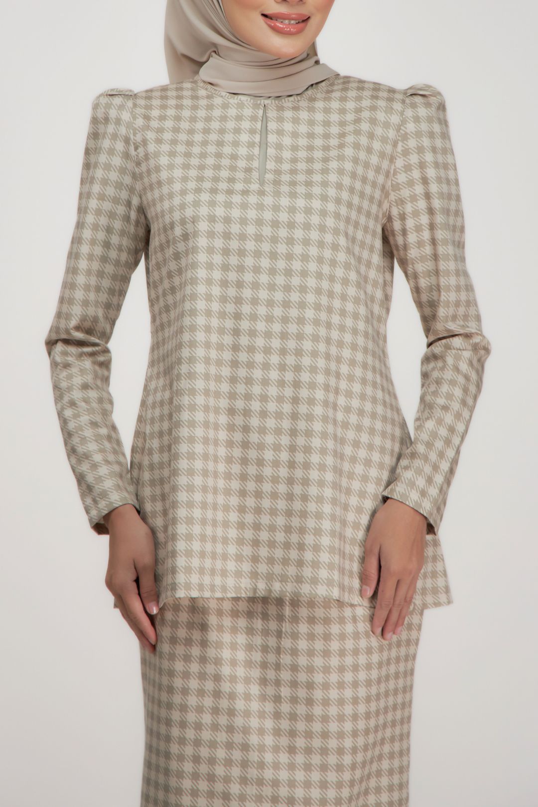 Melur Kurung - Sleek Modern Fit