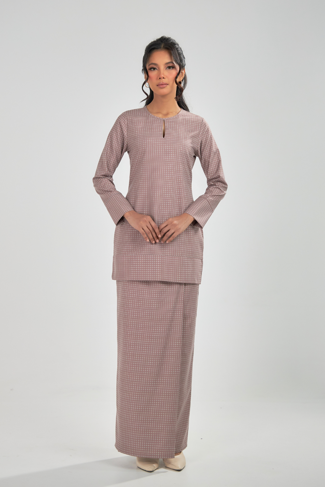 Naura Kurung Moden
