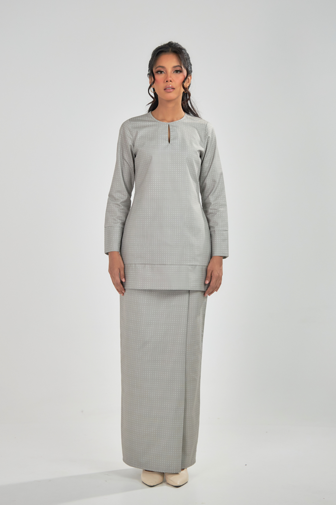Naura Kurung Moden